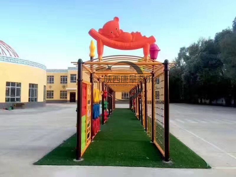 幼兒園戶外大型木質攀爬組合