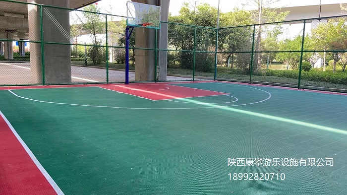 籃球場(chǎng) 籃球場(chǎng)