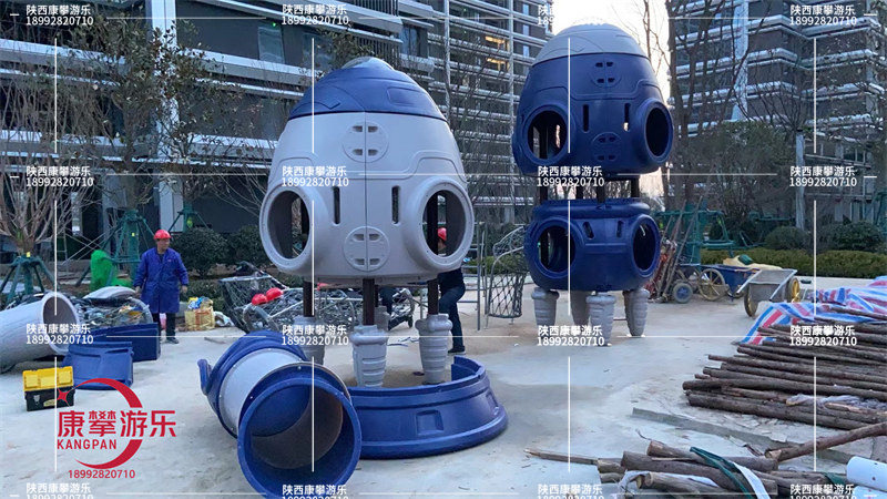 西安高新區(qū)小區(qū)兒童游樂設(shè)施滑梯安裝現(xiàn)場 西安高新區(qū)小區(qū)兒童游樂設(shè)施滑梯安裝現(xiàn)場